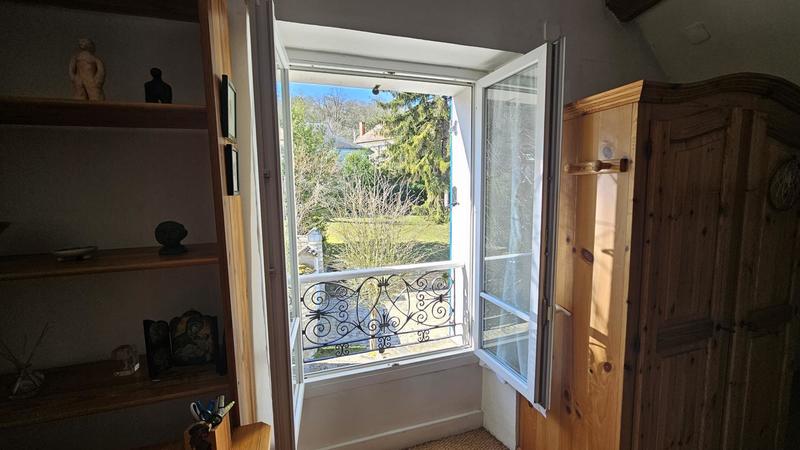 Maison - 232 m² - 11 pièces