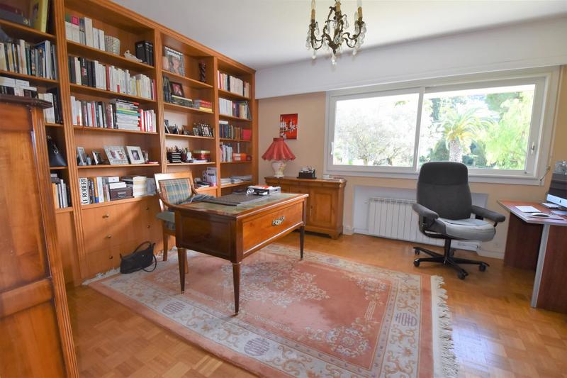 Maison - 306 m² - 8 pièces