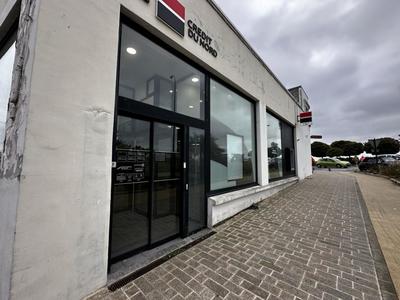 Local commercial - 215 m²