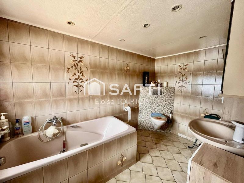 Maison - 215 m² - 12 pièces