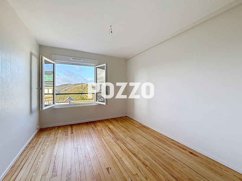 Appartement - 110 m² - 5 pièces