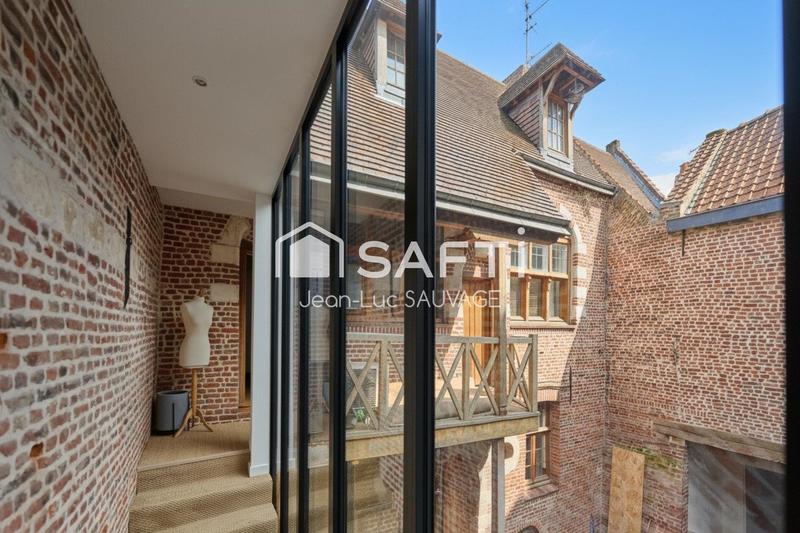 Maison - 259 m² - 9 pièces