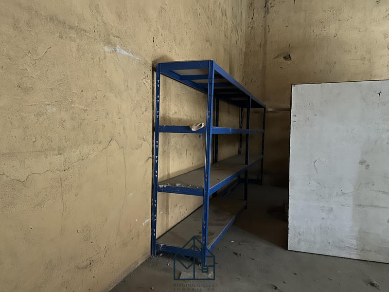 Entrepôt - 200 m²