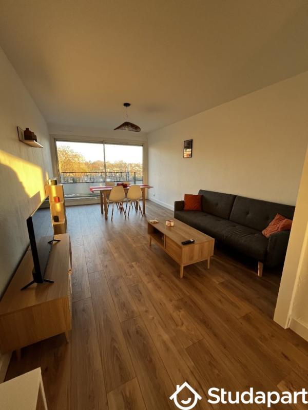 Chambre - 9 m² - 1 pièce