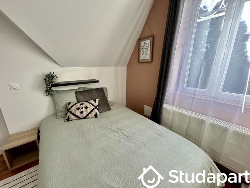 Chambre - 13 m² - 1 pièce