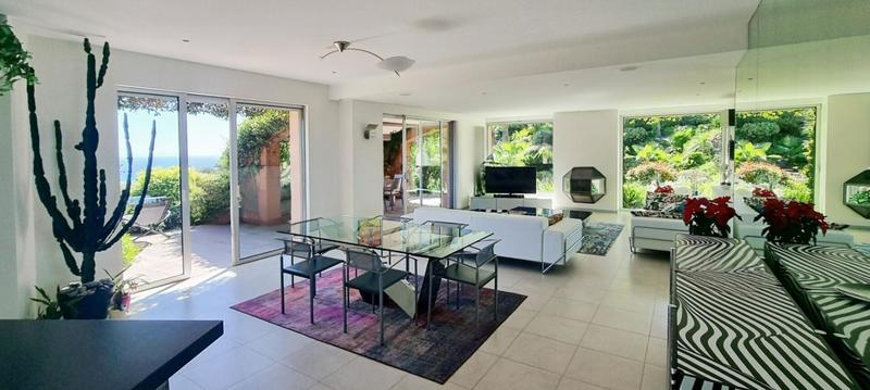 Maison - 372 m² - 10 pièces