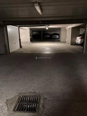 Parking / Garage - 12 m²