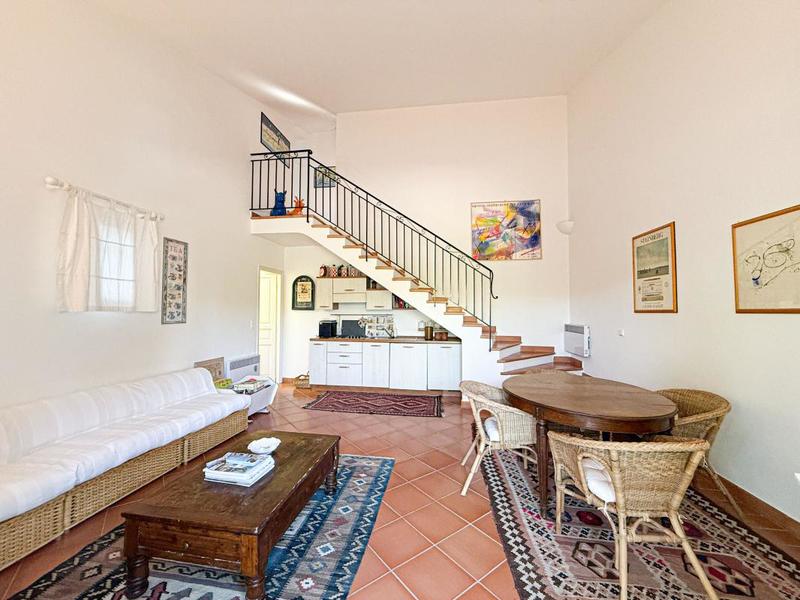 Maison chambre d'hôtes - 545 m² - 18 pièces