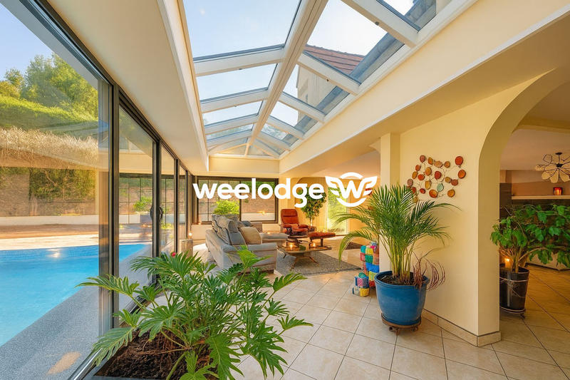 Maison - 183 m² - 7 pièces