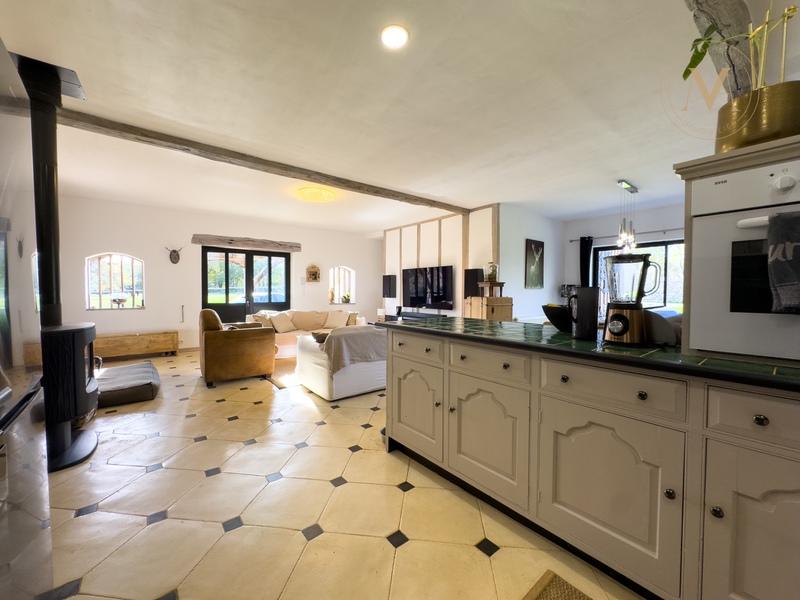 Haras - 250 m² - 6 pièces