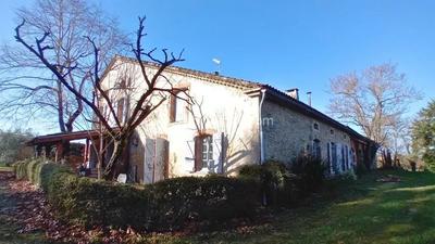 Maison - 380 m² - 10 pièces