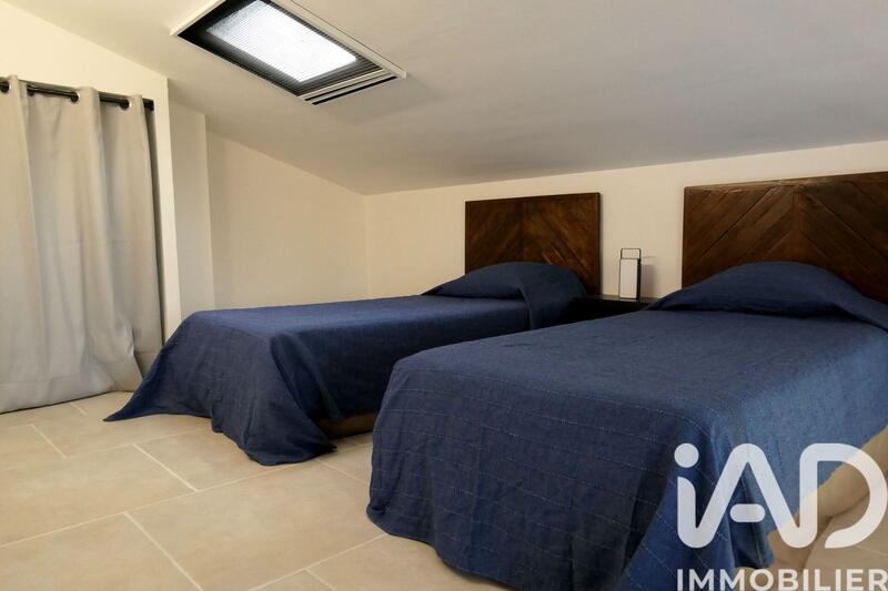 Maison - 225 m² - 10 pièces