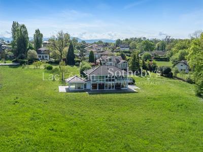 Maison - 257 m² - 6 pièces