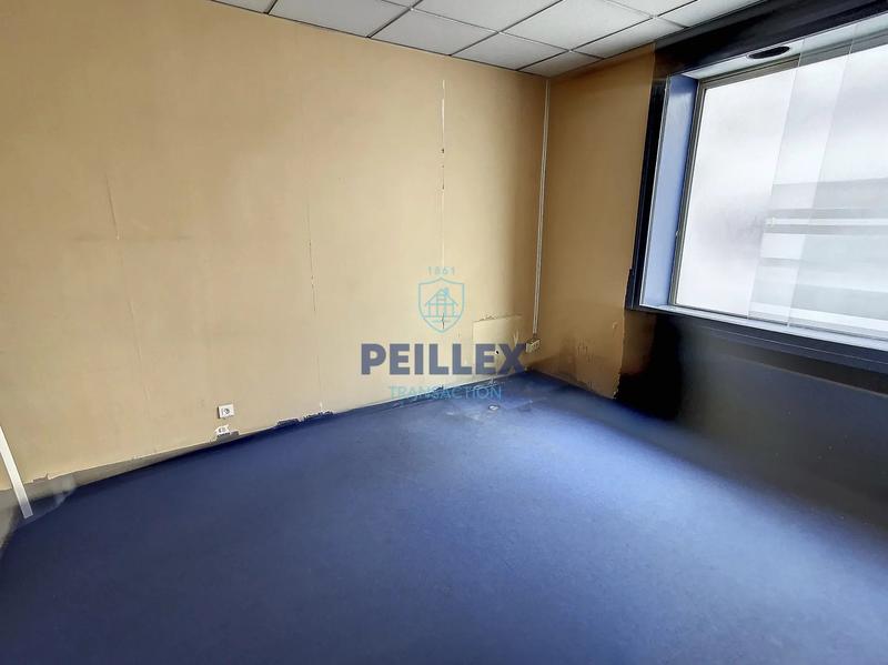 Local commercial - 88 m² - 4 pièces