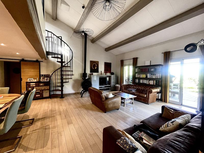 Villa - 210 m² - 9 pièces