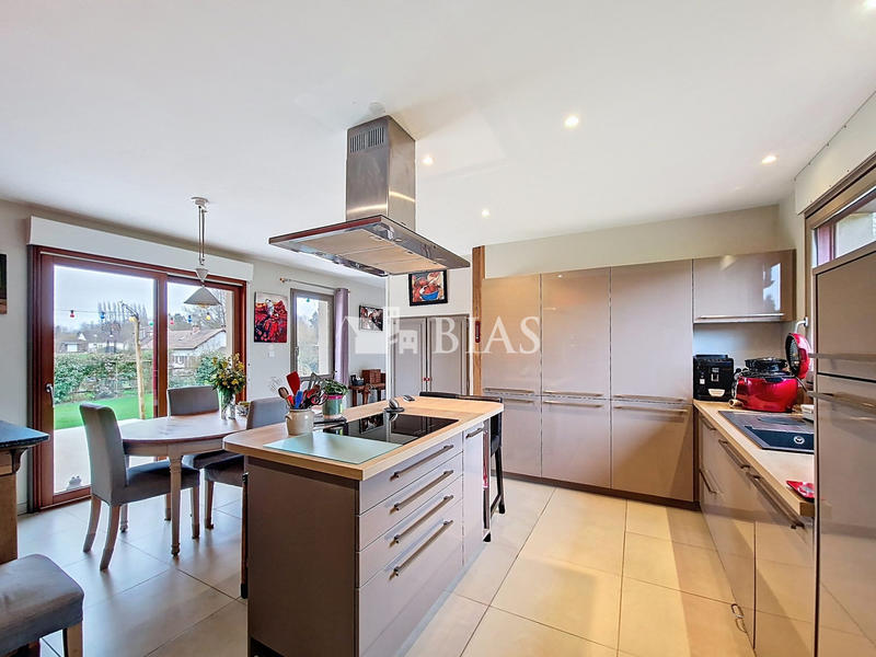 Maison - 160 m² - 5 pièces