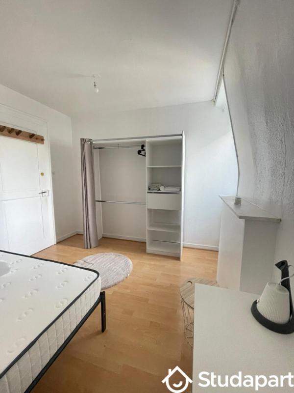 Chambre - 9 m² - 1 pièce