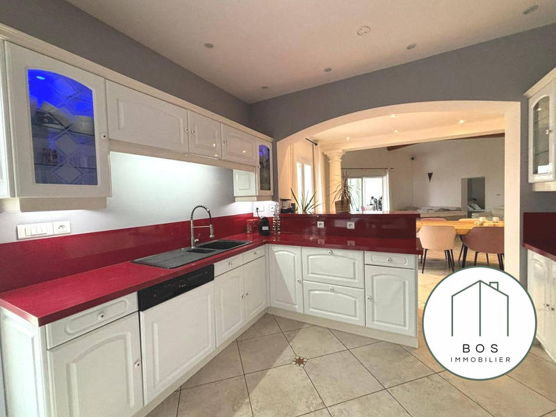 Villa - 213 m² - 6 pièces