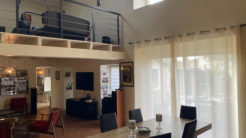 Maison - 233 m² - 7 pièces