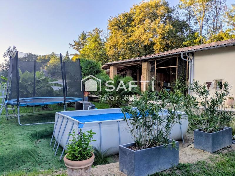 Maison - 255 m² - 11 pièces