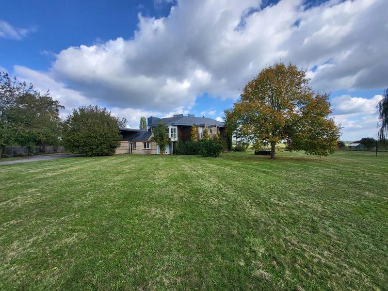 Maison - 320 m² - 11 pièces