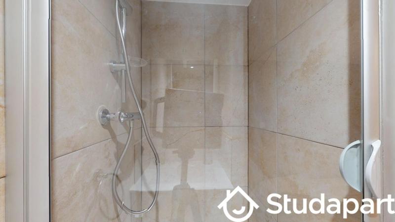 Chambre - 9 m² - 1 pièce