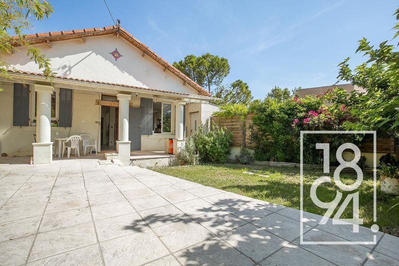 Maison - 209 m² - 3 pièces