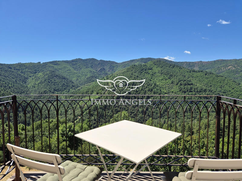 Maison - 145 m² - 9 pièces