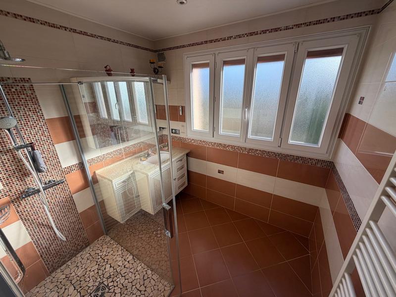 Maison - 93 m² - 4 pièces