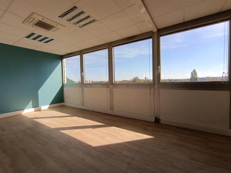 Bureau - 491 m²