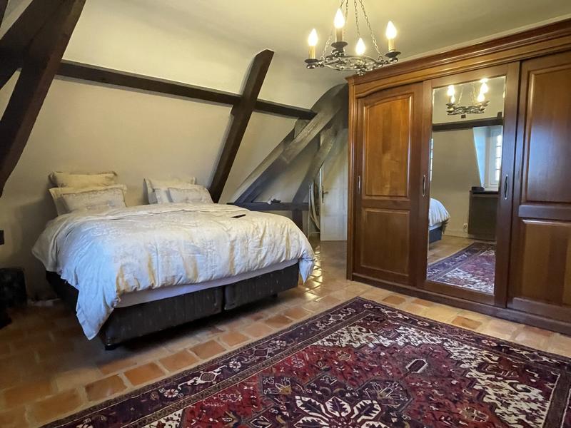 Maison - 225 m² - 8 pièces
