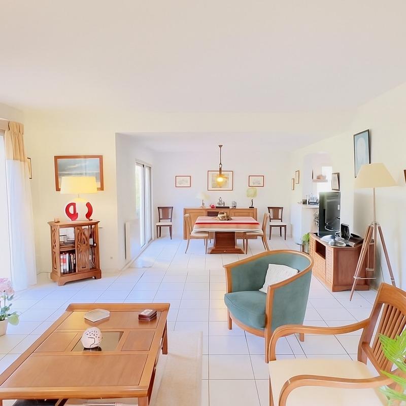 Maison - 152 m² - 8 pièces