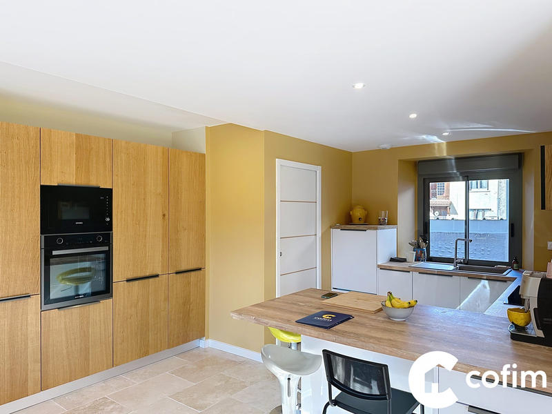 Maison - 203 m² - 7 pièces