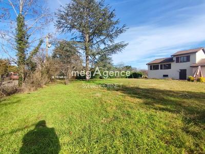 Terrain constructible - 760 m²