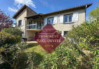 Maison - 186 m² - 8 pièces