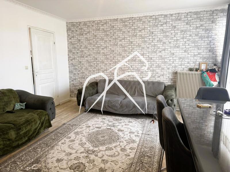 Appartement ancien - 93 m² - 5 pièces