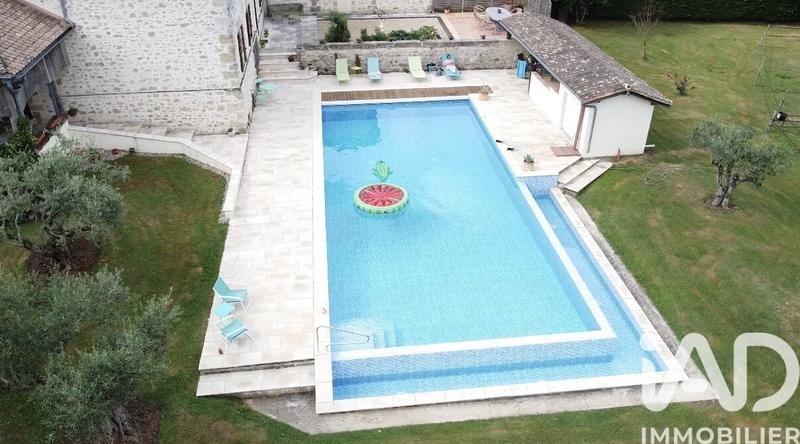 Maison - 289 m² - 7 pièces