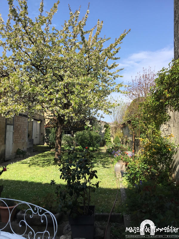 Maison - 222 m² - 11 pièces