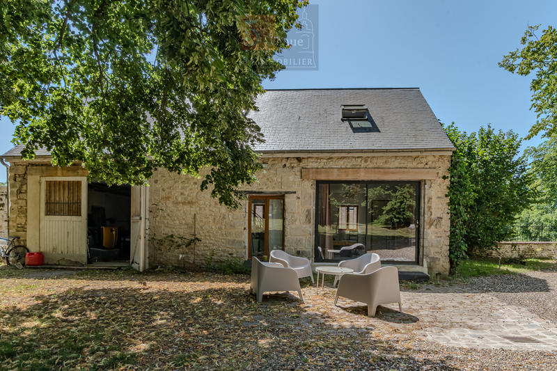 Maison - 300 m² - 9 pièces