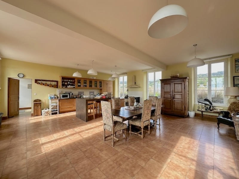 Maison - 297 m² - 8 pièces