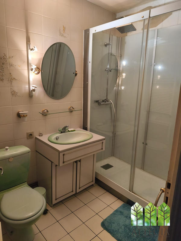 Maison - 246 m² - 13 pièces