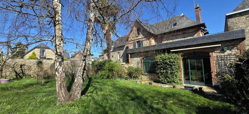 Maison - 143 m² - 7 pièces