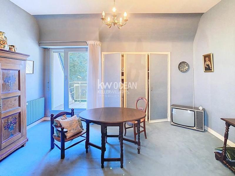 Villa - 273 m² - 9 pièces