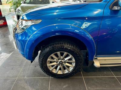 Mitsubishi L200 III Double Cabine 2.4di-D 181 Intense Caractéristiques Mitsubishi