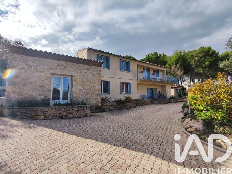 Maison - 215 m² - 9 pièces