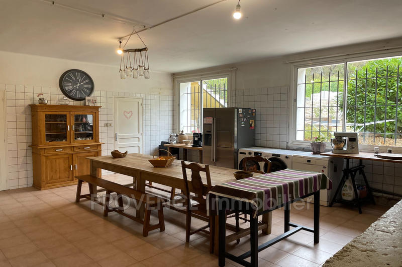 Bastide - 790 m² - 24 pièces