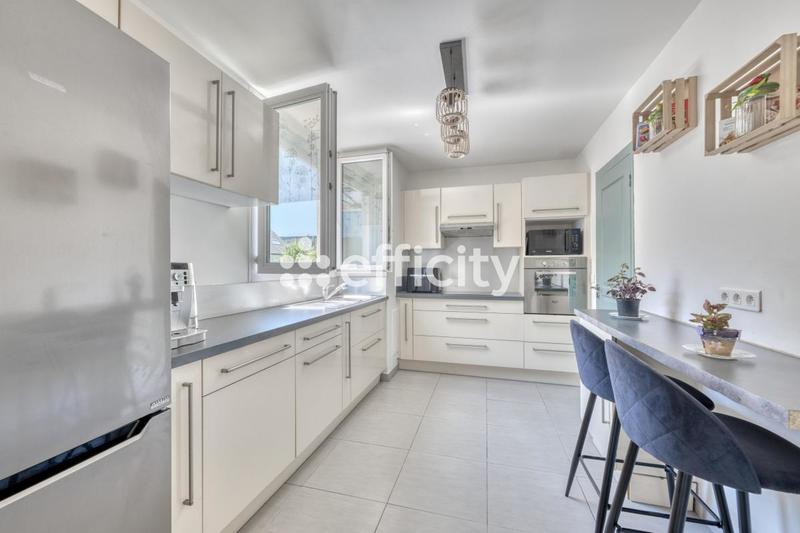 Appartement - 80 m² - 4 pièces