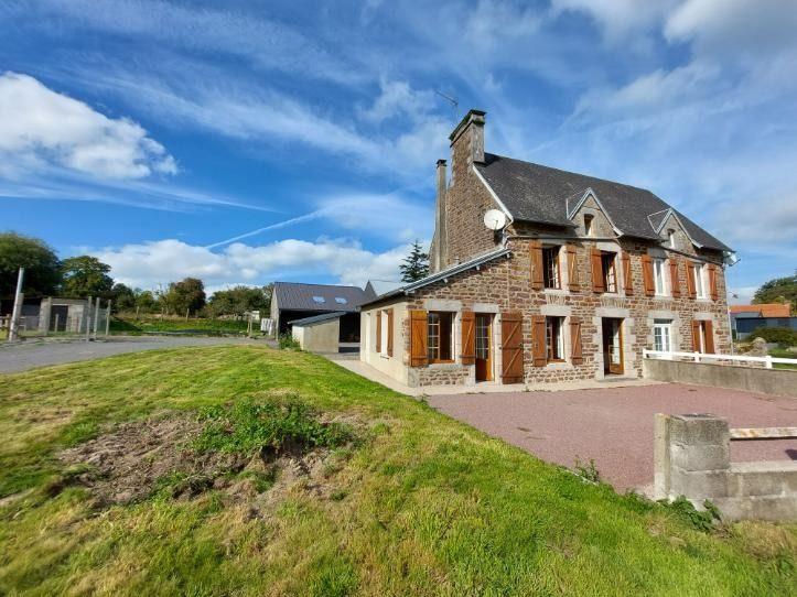 Maison - 93 m² - 7 pièces