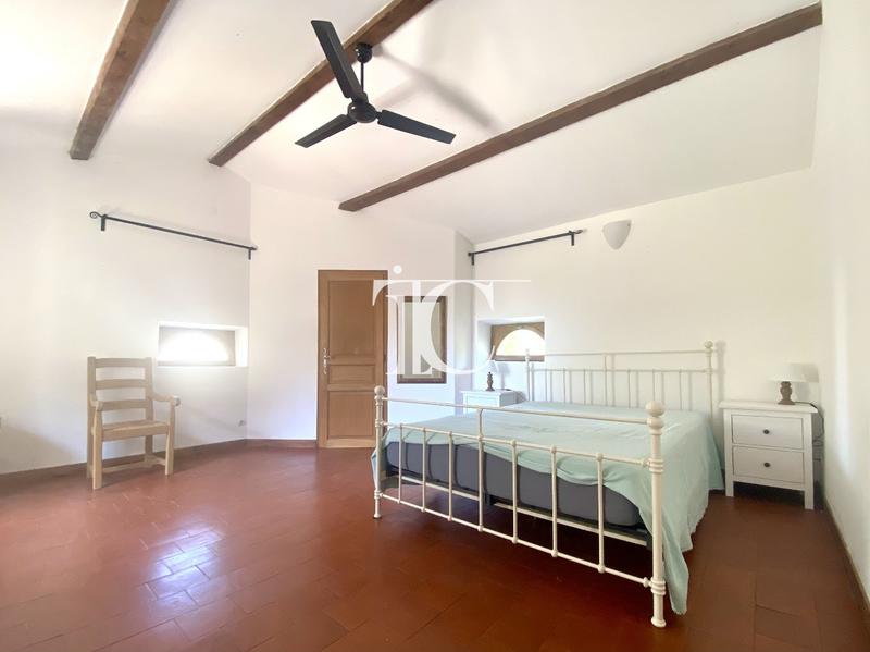 Maison - 204 m² - 9 pièces