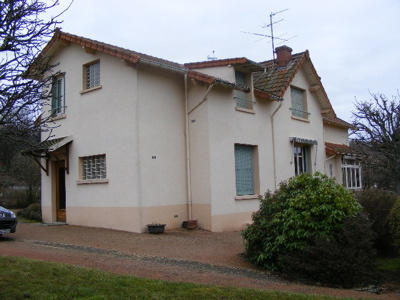 Maison - 180 m² - 9 pièces